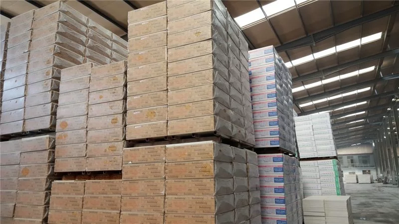 Export-packed mineral fiber ceiling boards in factory warehouse